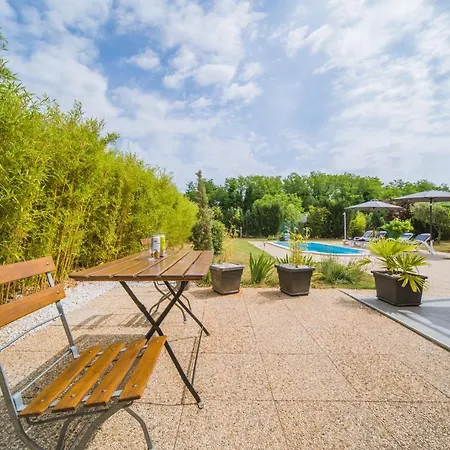 فيلة Chiara With Private Pool And Garden