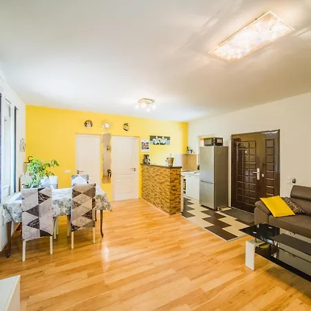 Chiara With Private Pool And Garden ポレッチ