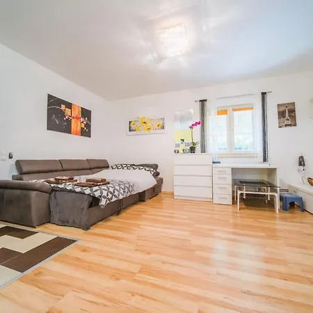 Chiara With Private Pool And Garden Vila *