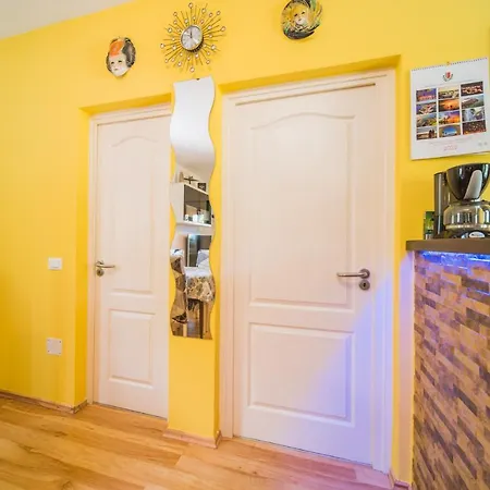 Chiara With Private Pool And Garden Vila *