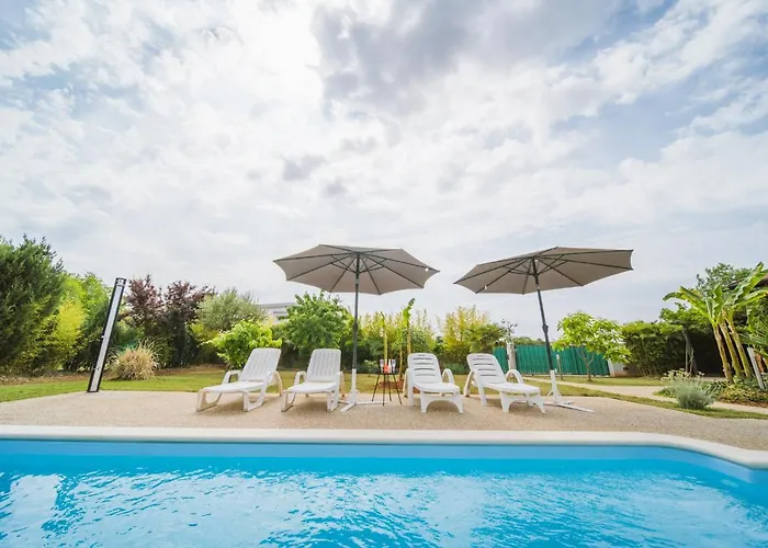 Chiara With Private Pool And Garden Villa *