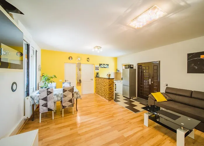 Chiara With Private Pool And Garden Poreč