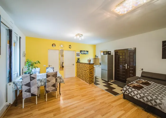 Chiara With Private Pool And Garden Villa