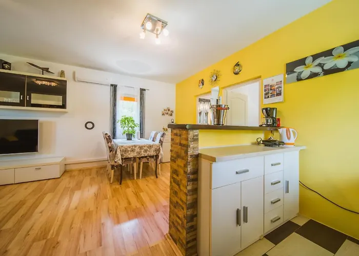 Villa Chiara With Private Pool And Garden Poreč