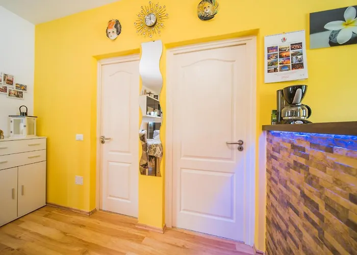 Chiara With Private Pool And Garden Villa *