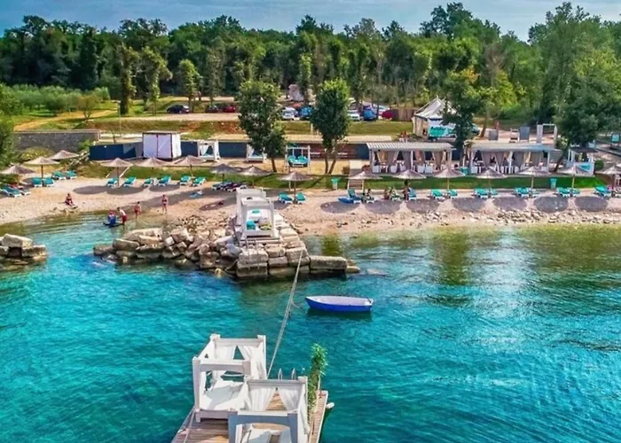 Chiara With Private Pool And Garden Poreč