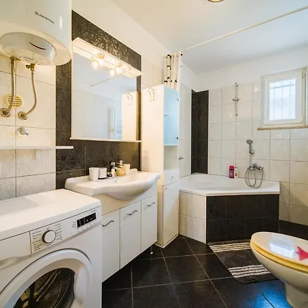 Chiara With Private Pool And Garden * بوريتش