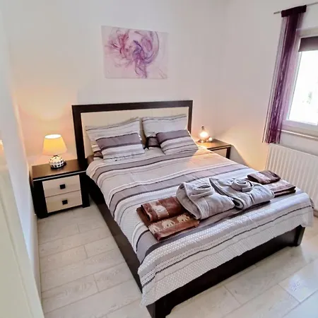 Chiara With Private Pool And Garden