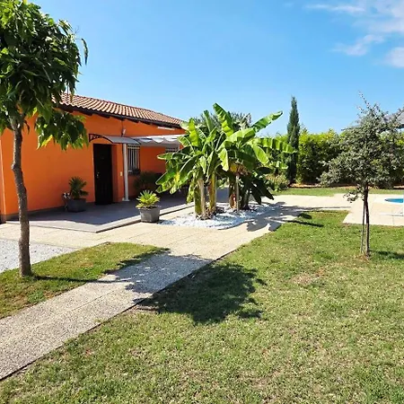 Chiara With Private Pool And Garden فيلة بوريتش